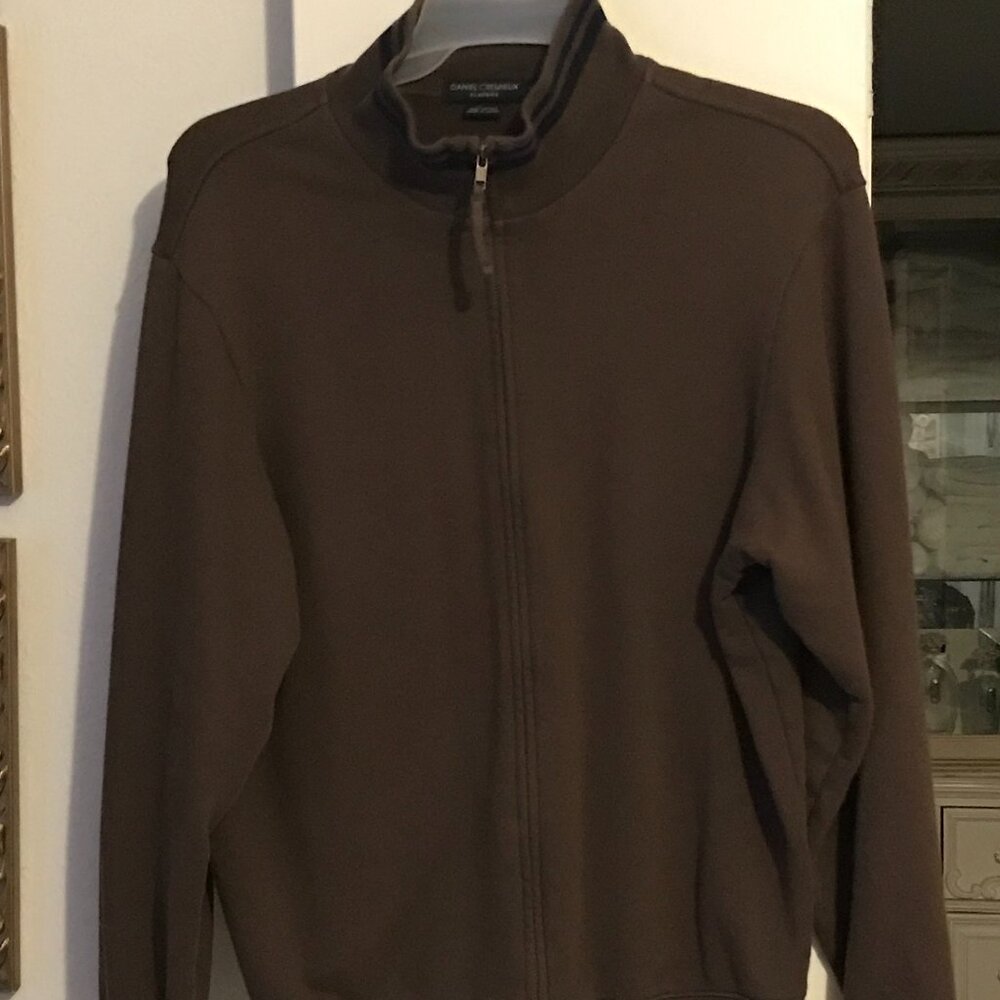 Daniel Cremieux Large men's jacket, brown with black cuff stripes, 100% cotton.